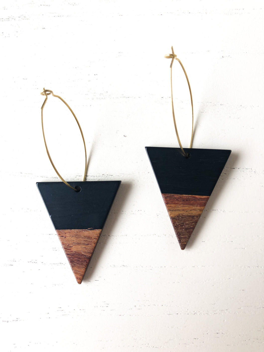 The Midcentury Triangle - Resin and Wood